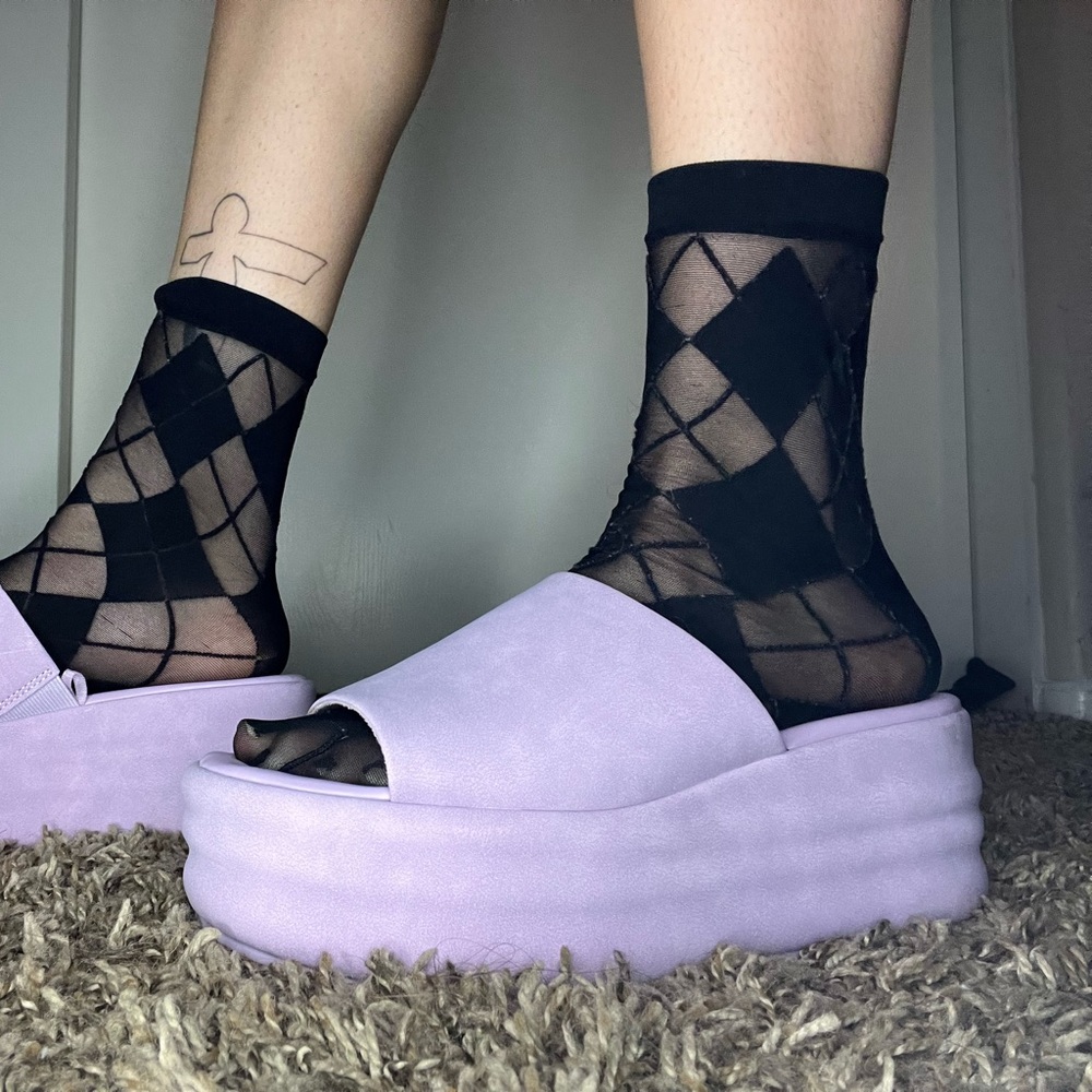 BRAND NEW No Boundaries Lilac Platform Mules